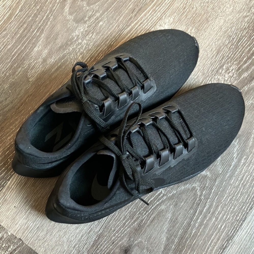 Nike - Picture 5 of 17